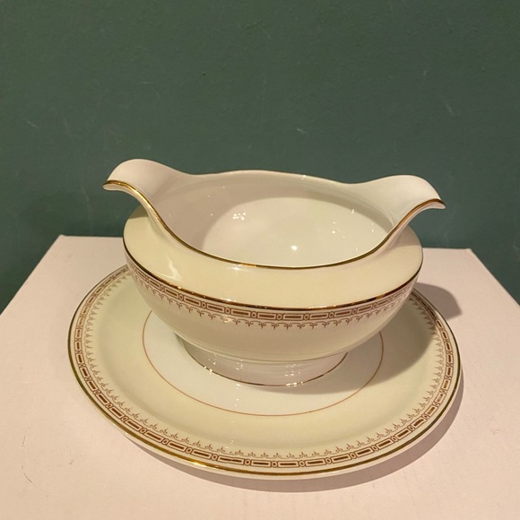 Vintage TK Thun Gravy Boat Czechoslovakia Attached Plate Athena Brown Blocks - Picture 2 of 7